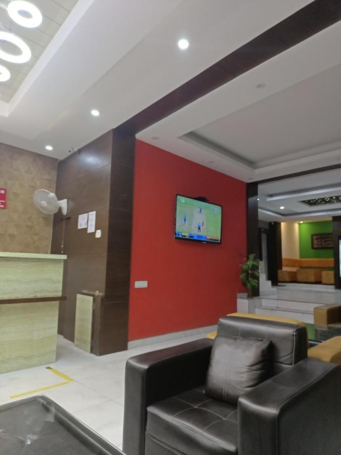 Hotel Star Inn Suite - Delhi Airport Nova Deli Exterior foto