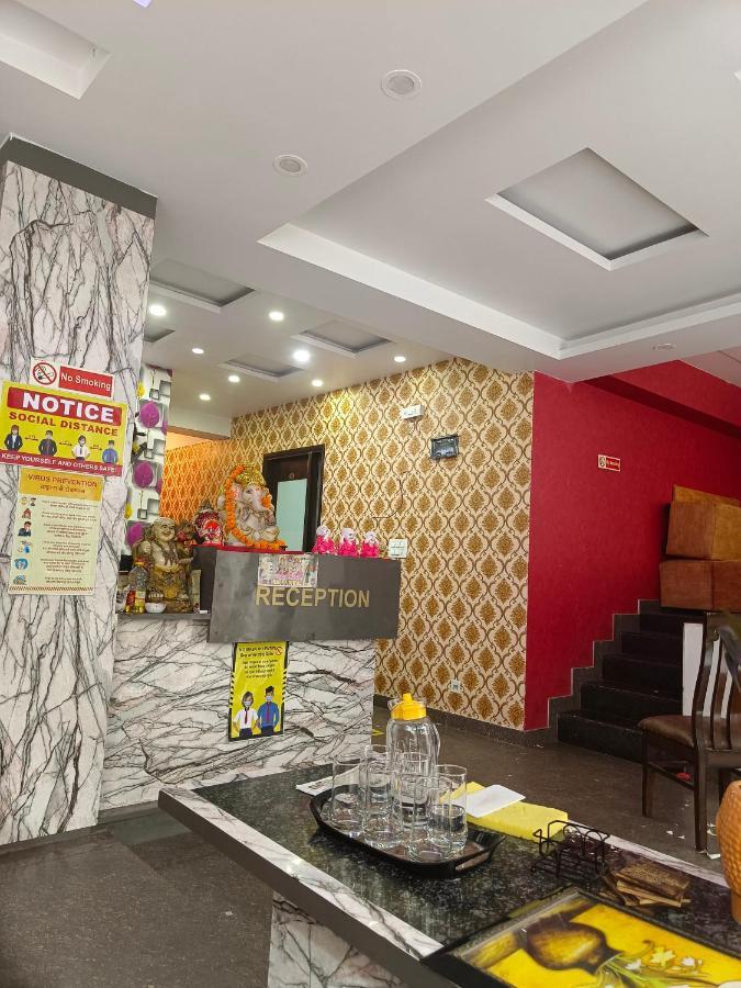 Hotel Star Inn Suite - Delhi Airport Nova Deli Exterior foto