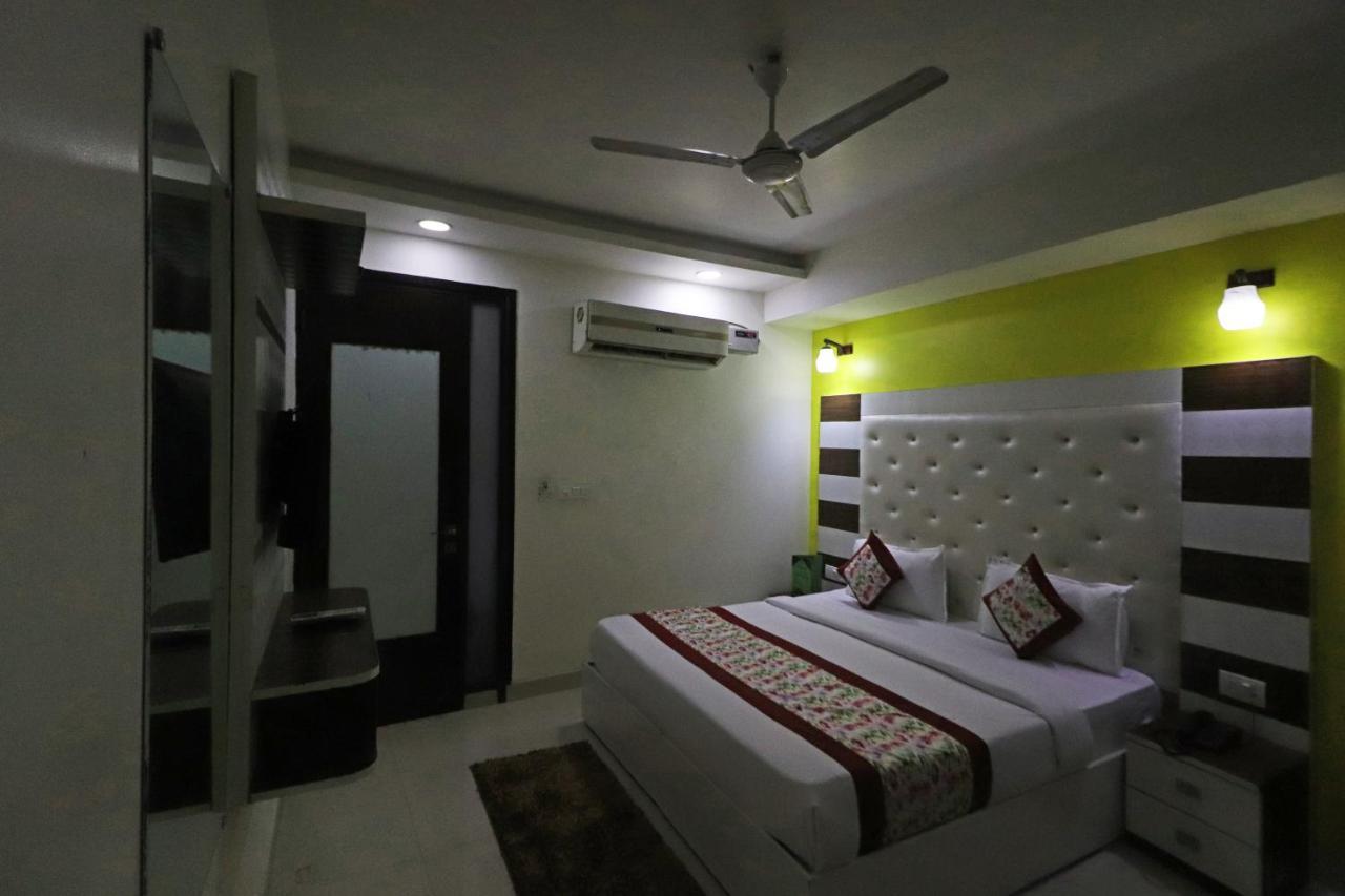 Hotel Star Inn Suite - Delhi Airport Nova Deli Exterior foto